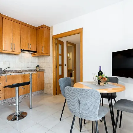 Sea View Apartment, 250M From The Beach *